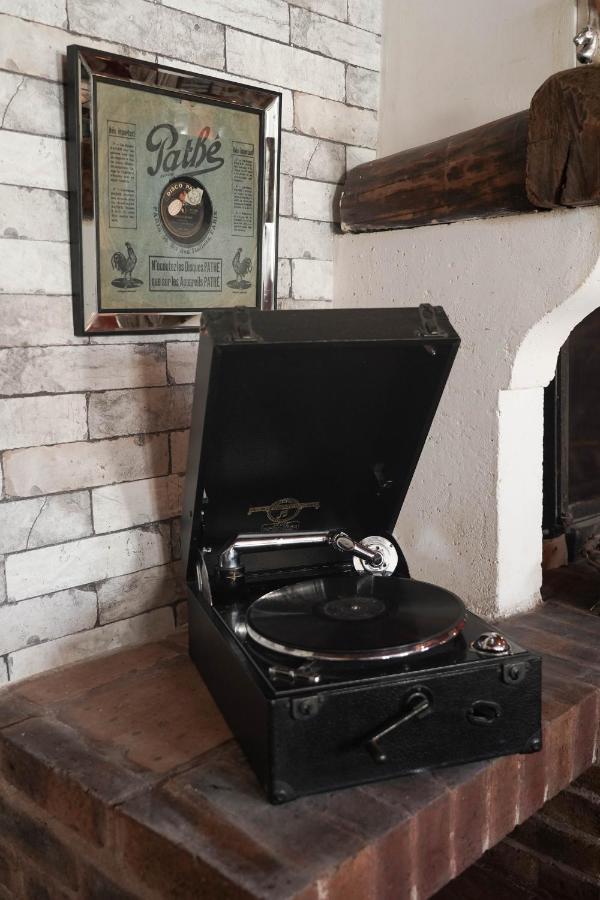 Maison De Charme, D'Artiste, Decoration Brocante Aigrefeuille-dʼAunis المظهر الخارجي الصورة