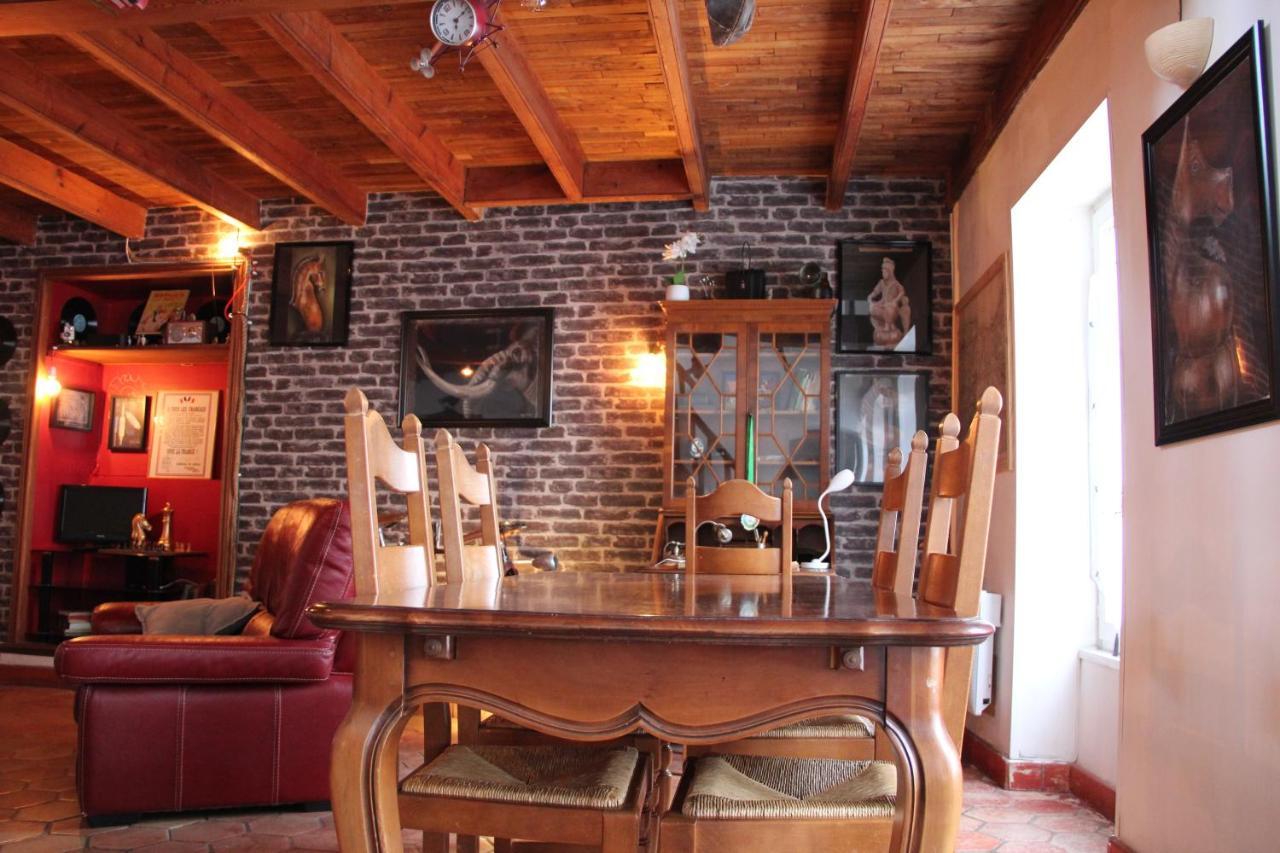 Maison De Charme, D'Artiste, Decoration Brocante Aigrefeuille-dʼAunis المظهر الخارجي الصورة